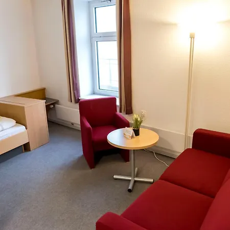 Zuendholzfabrik Hostel *